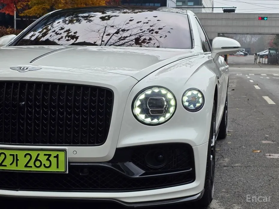 Фото 3 - Bentley Flying Spur