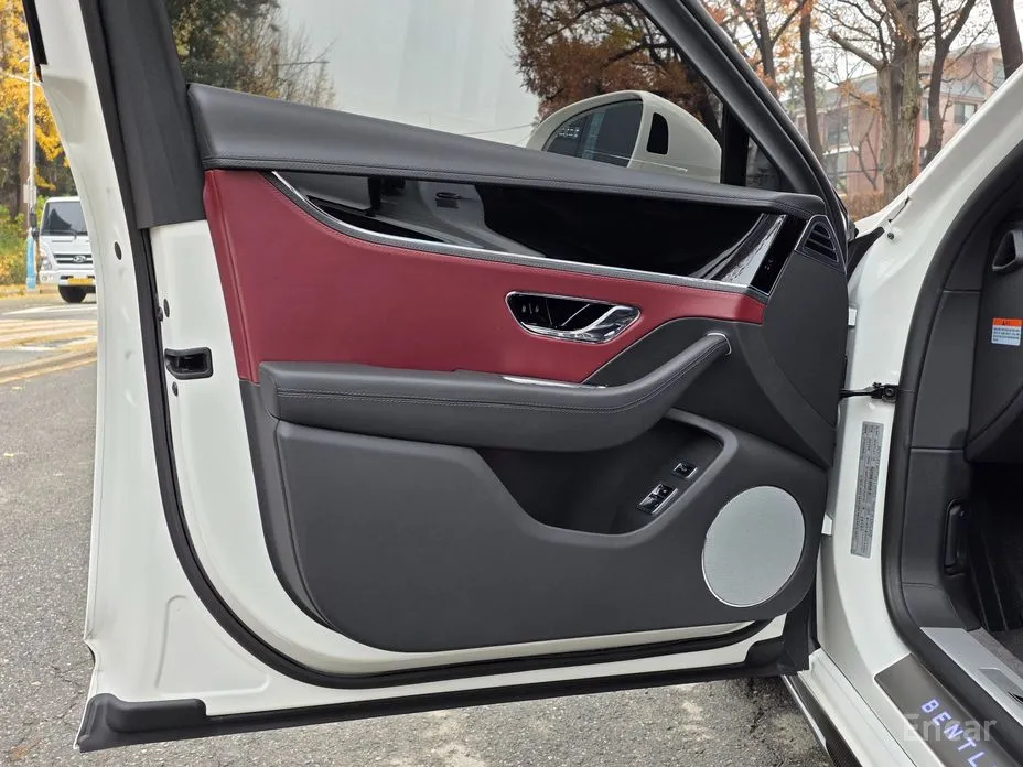 Фото 9 - Bentley Flying Spur