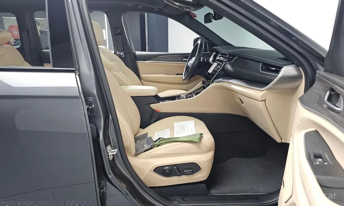 Фото 11 - Jeep Cherokee