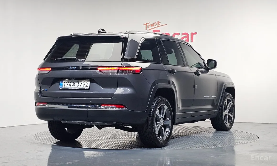 Фото 2 - Jeep Cherokee