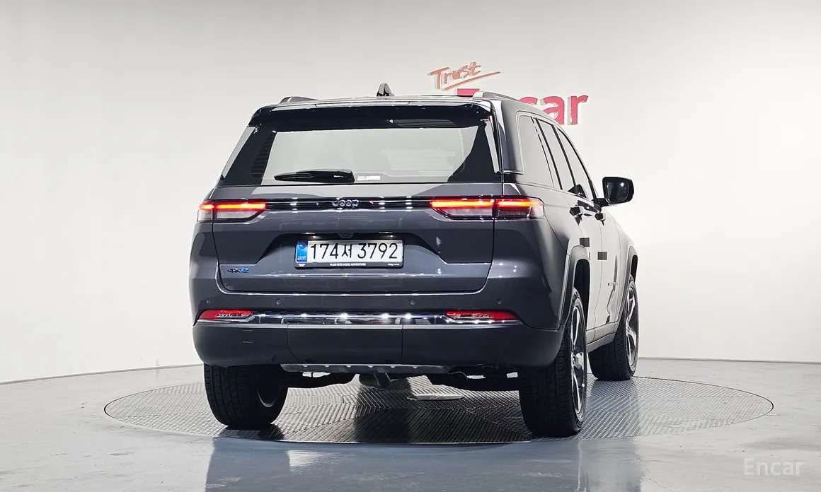 Фото 4 - Jeep Cherokee