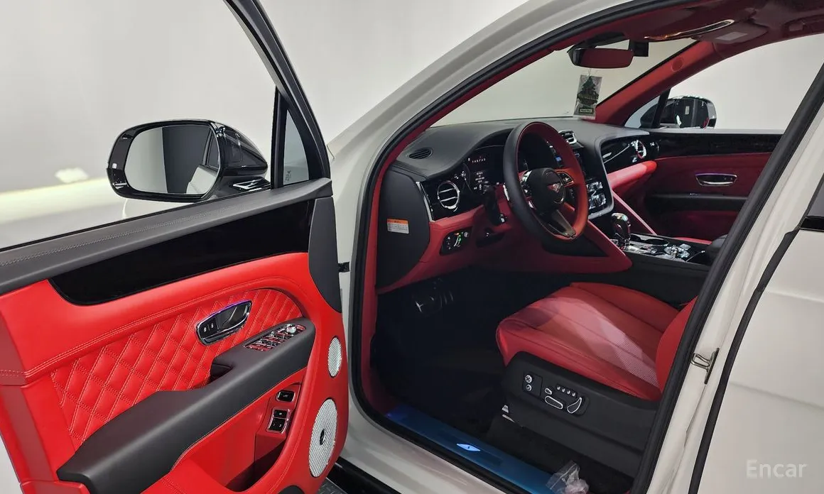 Фото 10 - Bentley Bentayga