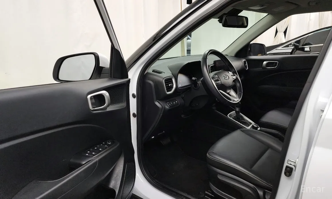 Фото 10 - Hyundai Venue