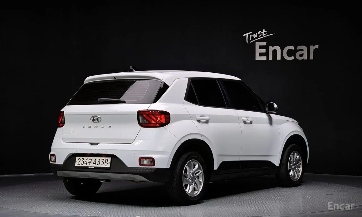 Фото 2 - Hyundai Venue