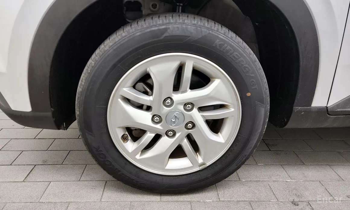 Фото 5 - Hyundai Venue