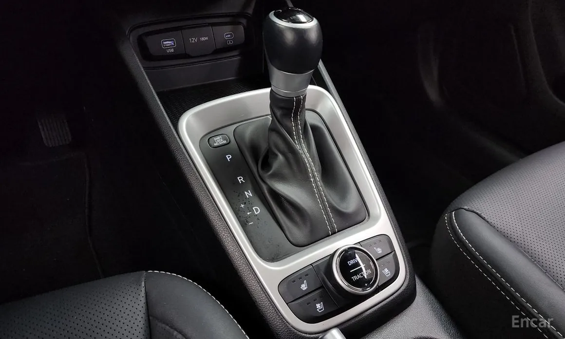 Фото 9 - Hyundai Venue