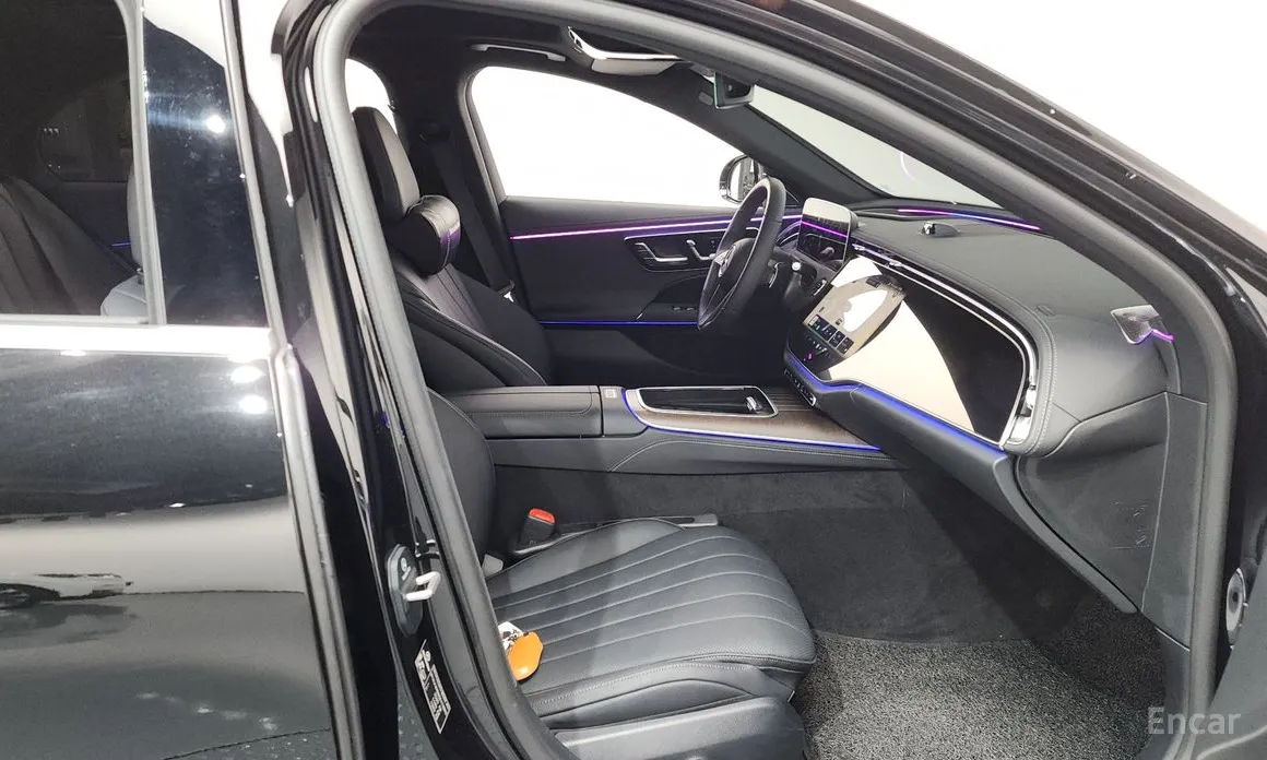 Фото 11 - Mercedes-Benz E-Class