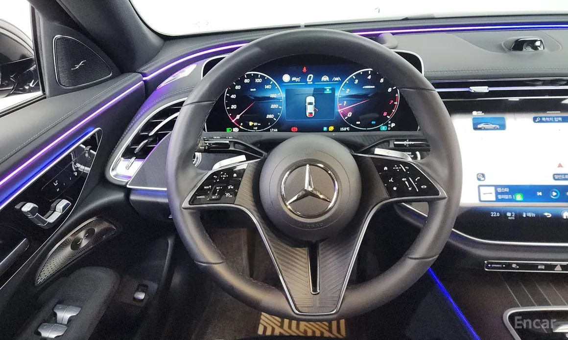 Фото 13 - Mercedes-Benz E-Class