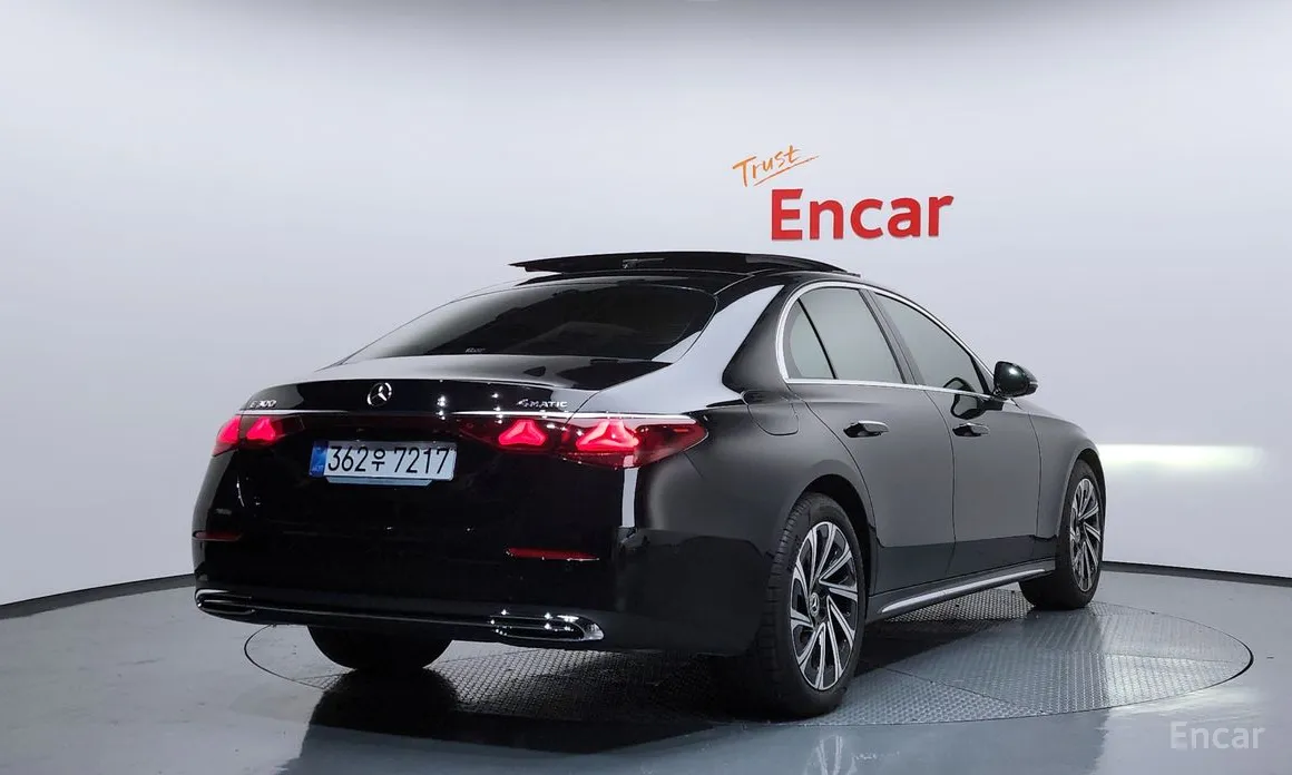 Фото 2 - Mercedes-Benz E-Class