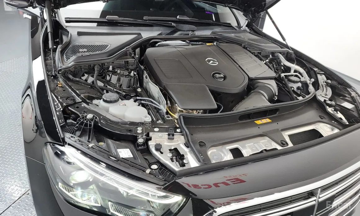 Фото 6 - Mercedes-Benz E-Class