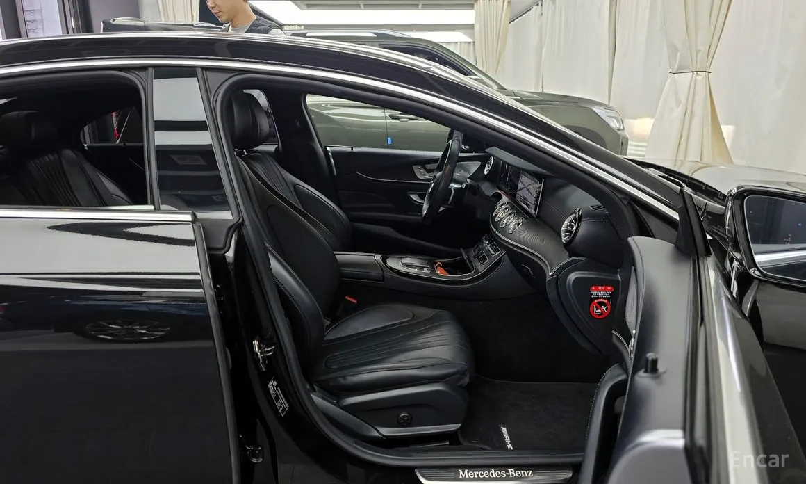 Фото 11 - Mercedes-Benz CLS-Class