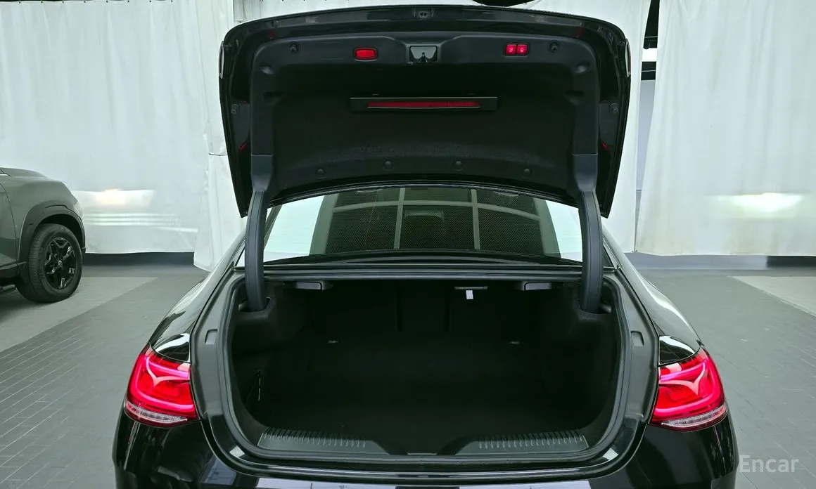 Фото 20 - Mercedes-Benz CLS-Class