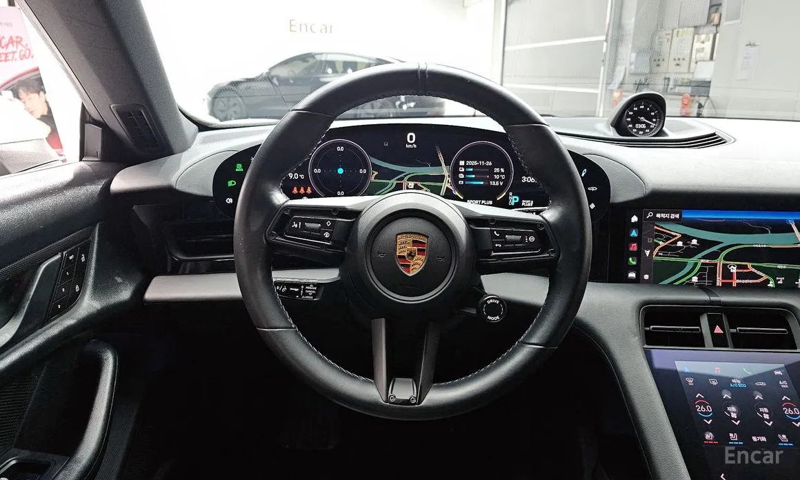 Фото 13 - Porsche Taycan