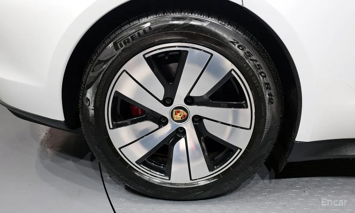 Фото 5 - Porsche Taycan