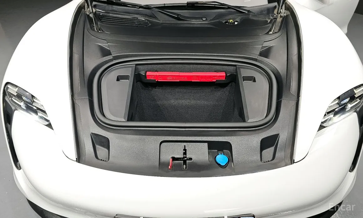 Фото 6 - Porsche Taycan