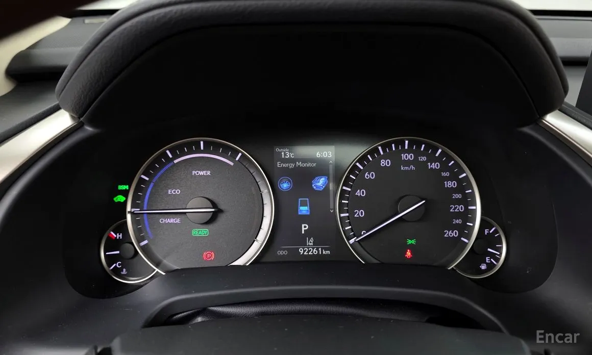 Фото 8 - Lexus RX