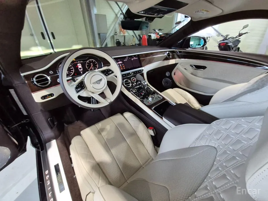 Фото 5 - Bentley Continental GT