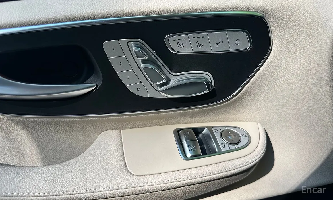 Фото 10 - Mercedes-Benz V-Class