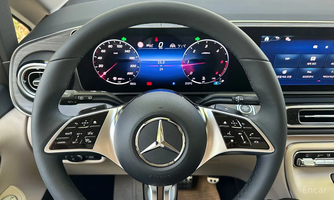 Фото 12 - Mercedes-Benz V-Class