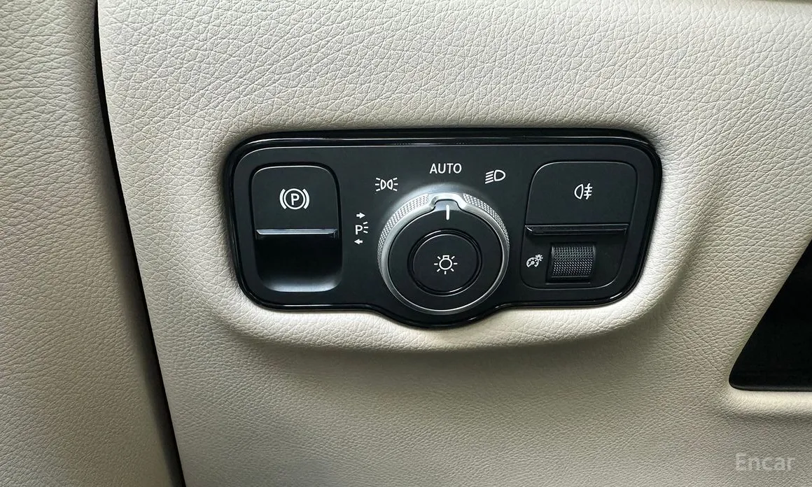 Фото 13 - Mercedes-Benz V-Class