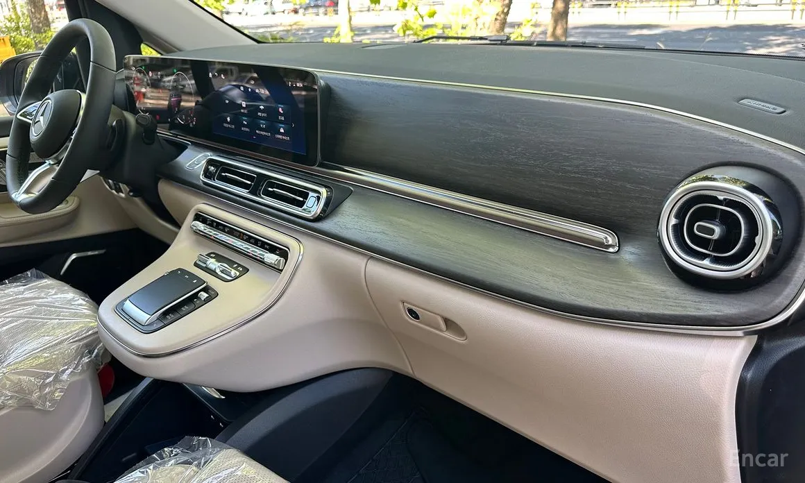 Фото 17 - Mercedes-Benz V-Class