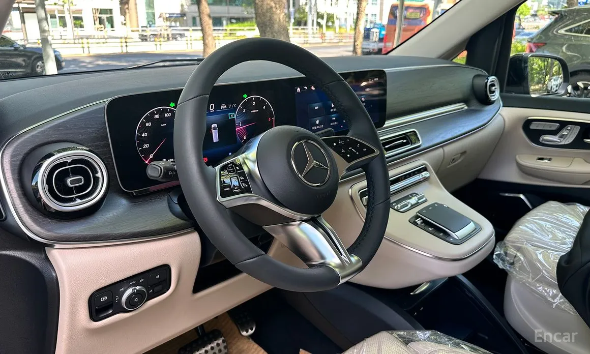 Фото 7 - Mercedes-Benz V-Class