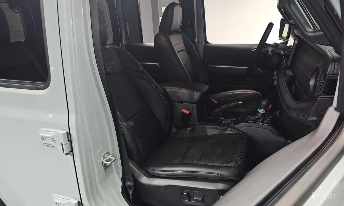 Фото 10 - Jeep Wrangler