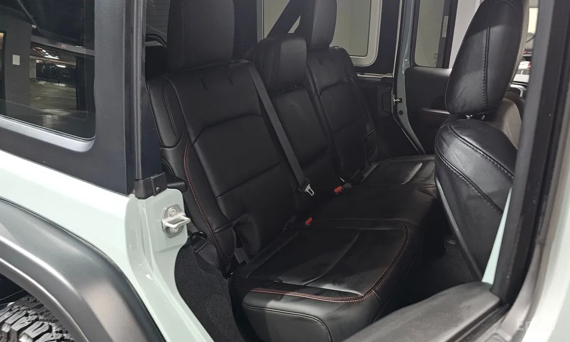 Фото 11 - Jeep Wrangler