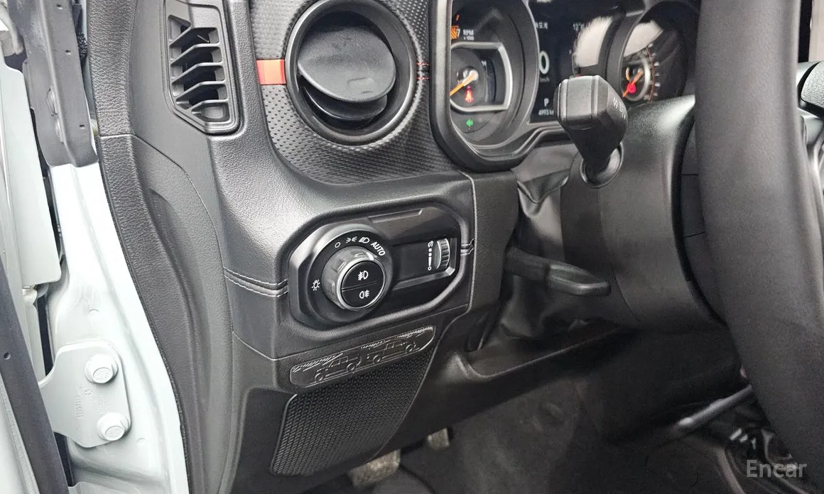 Фото 18 - Jeep Wrangler