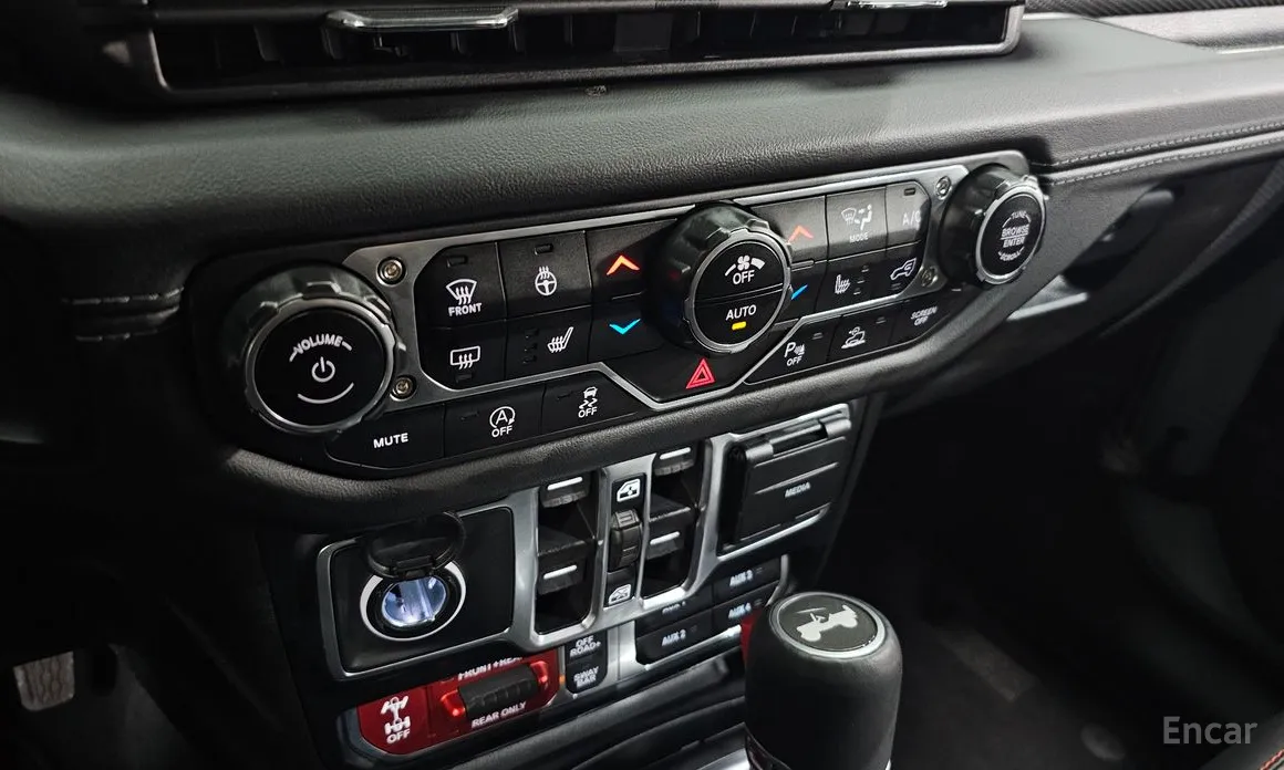 Фото 19 - Jeep Wrangler