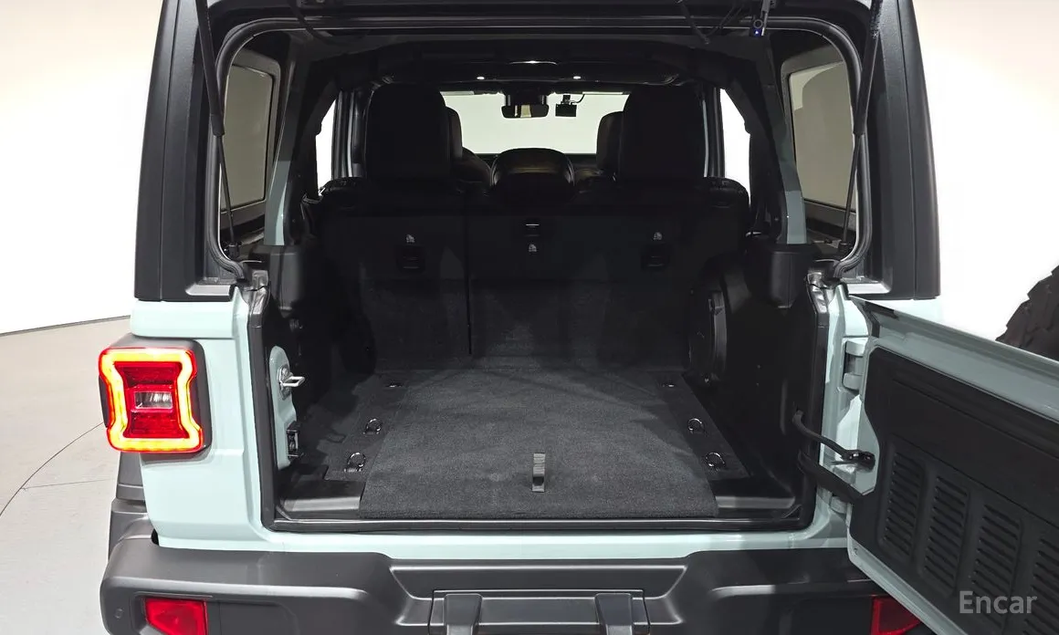 Фото 20 - Jeep Wrangler