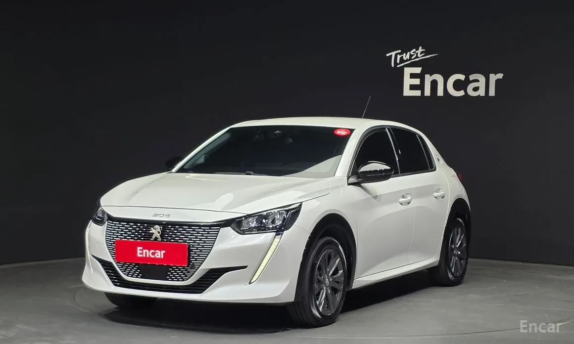 Фото 1 - Peugeot 208