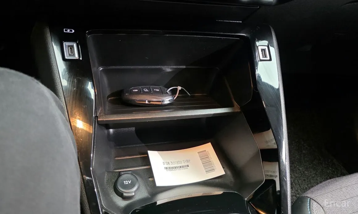 Фото 19 - Peugeot 208