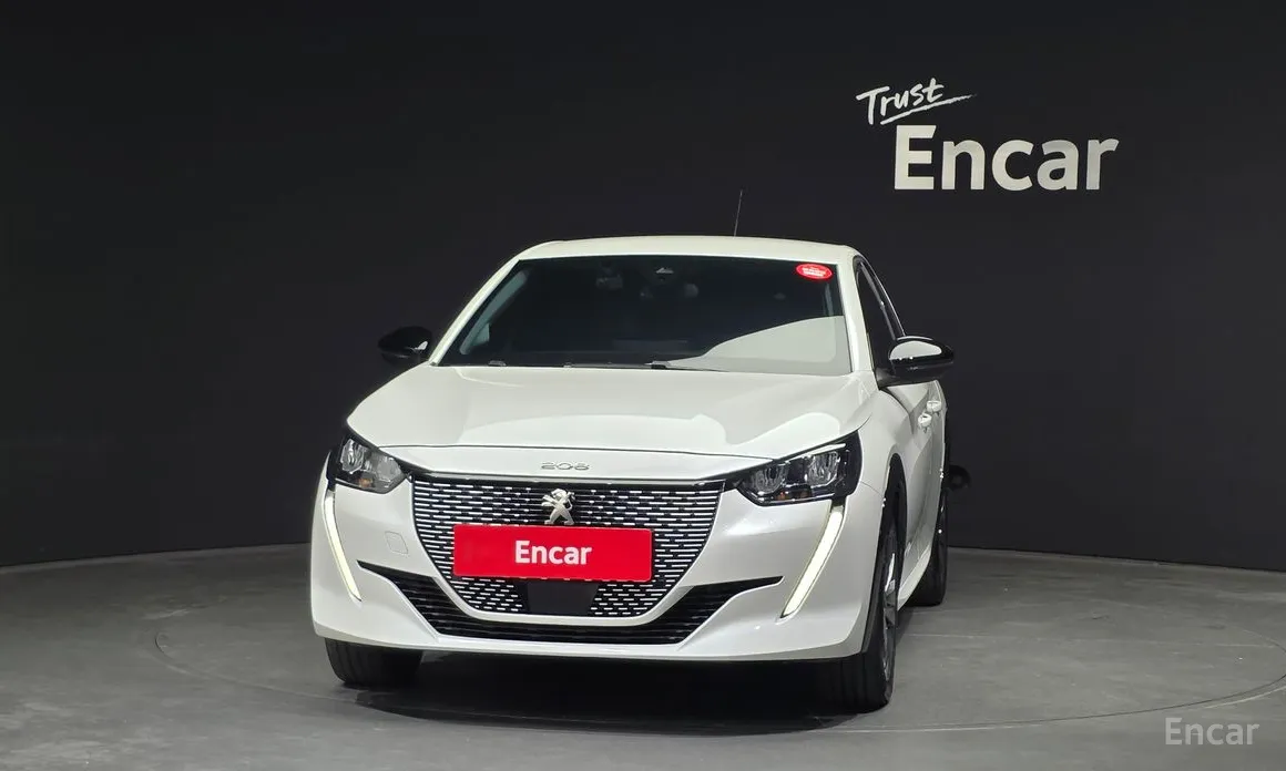 Фото 3 - Peugeot 208