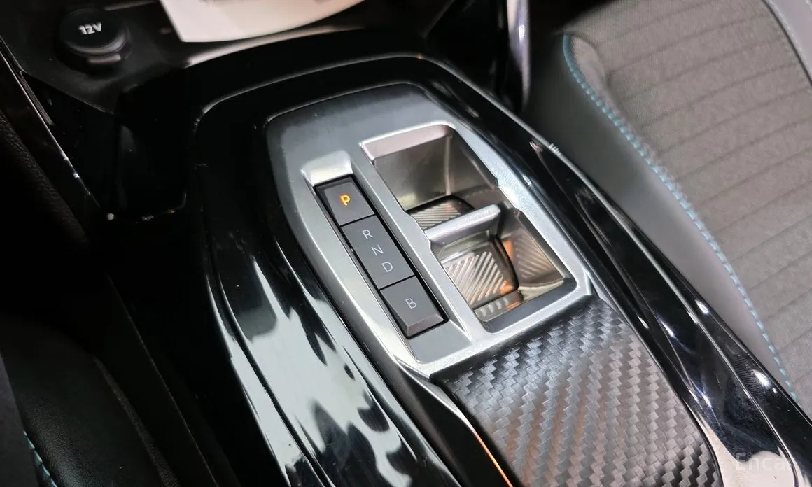 Фото 9 - Peugeot 208