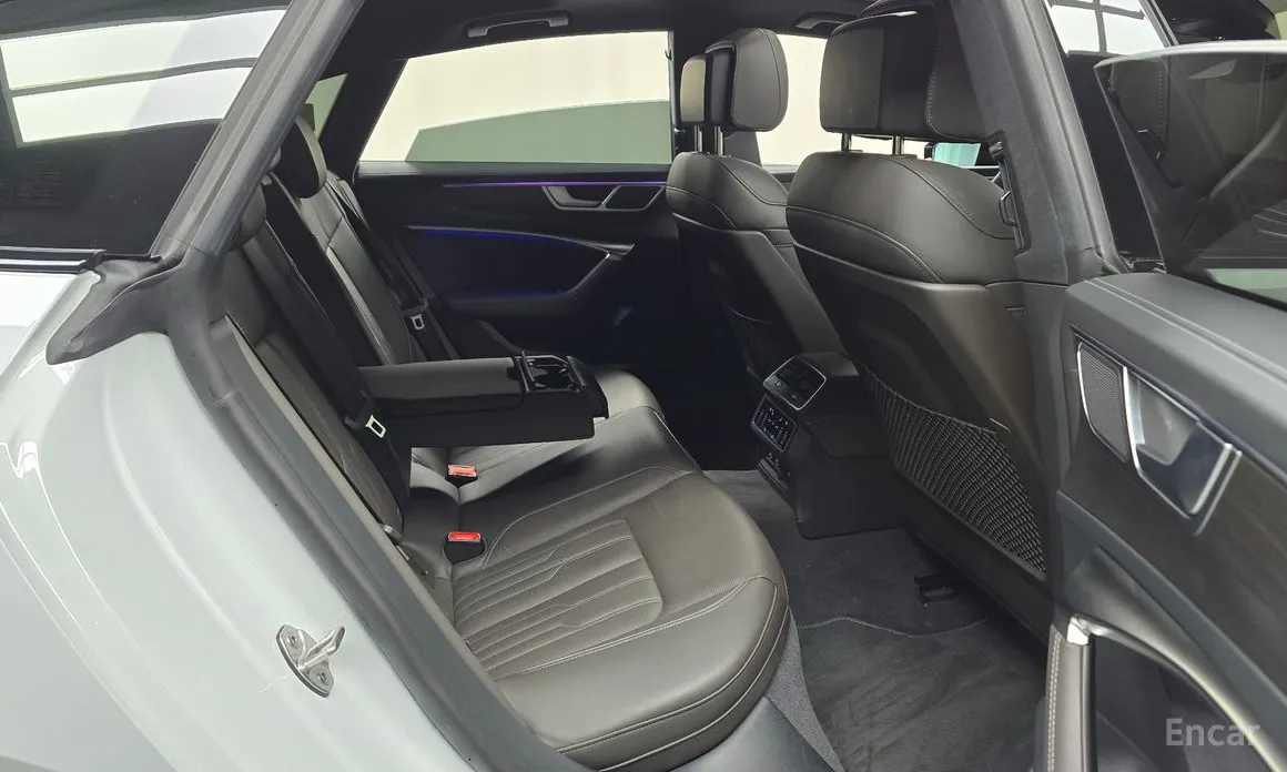 Фото 12 - Audi A7