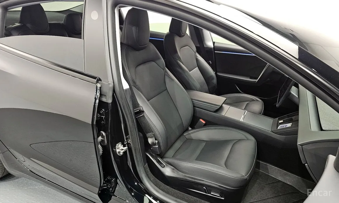 Фото 12 - Tesla Model 3