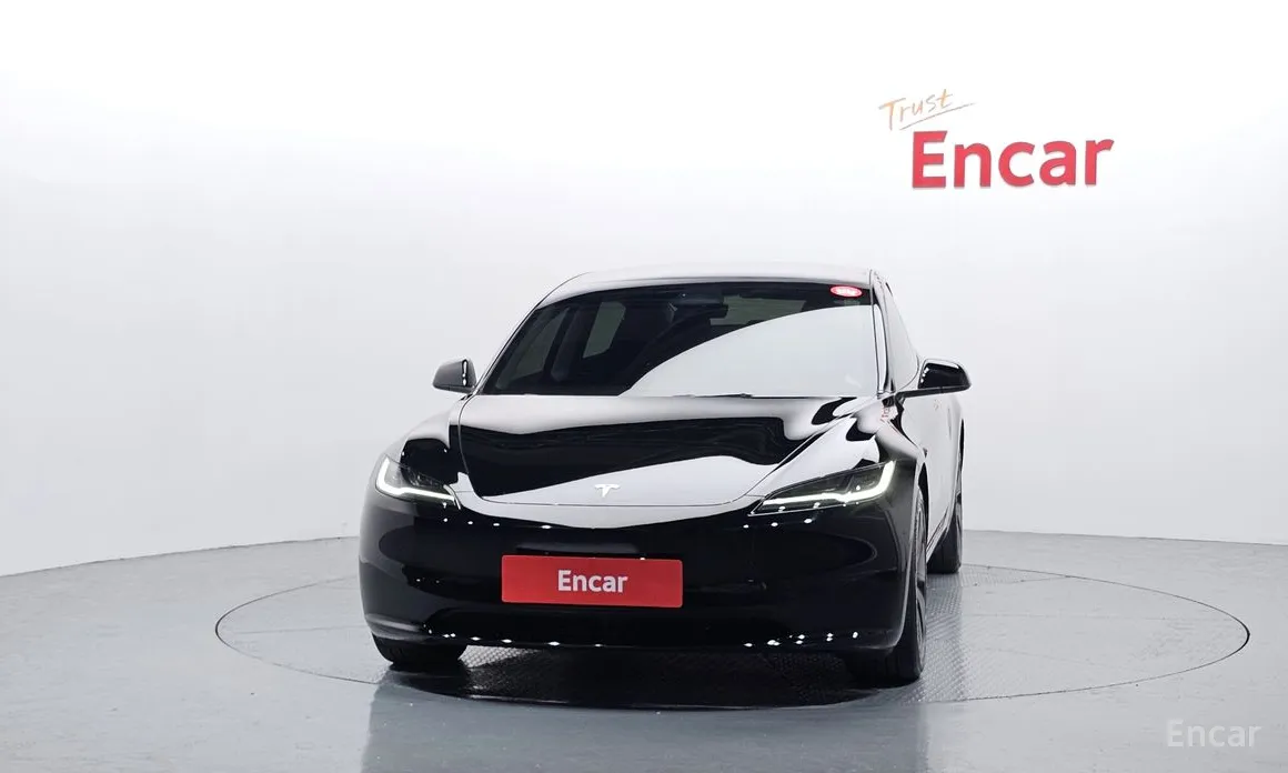 Фото 3 - Tesla Model 3