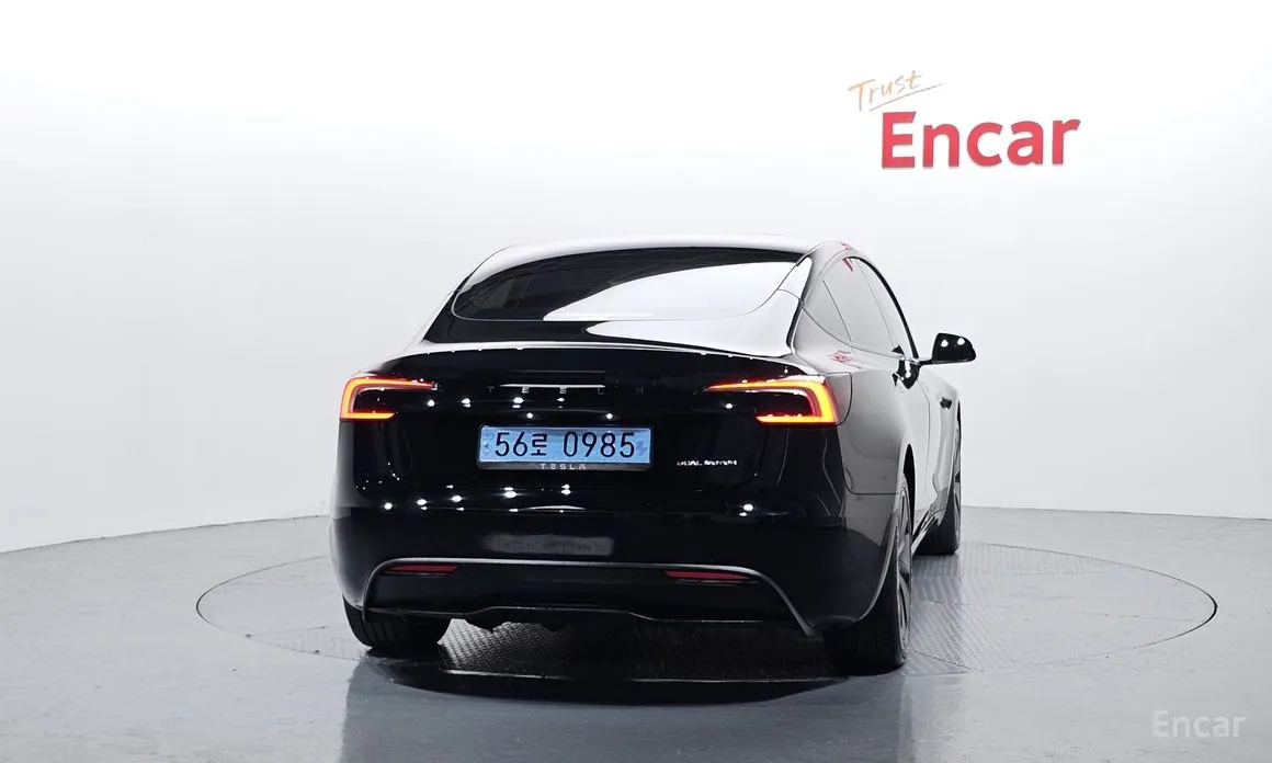 Фото 4 - Tesla Model 3