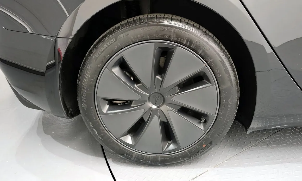 Фото 5 - Tesla Model 3