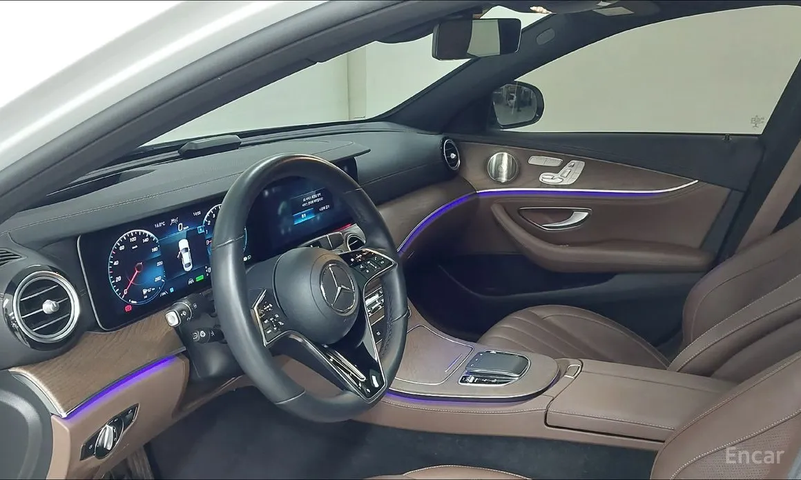 Фото 13 - Mercedes-Benz E-Class