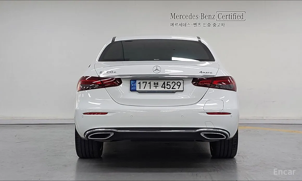 Фото 4 - Mercedes-Benz E-Class