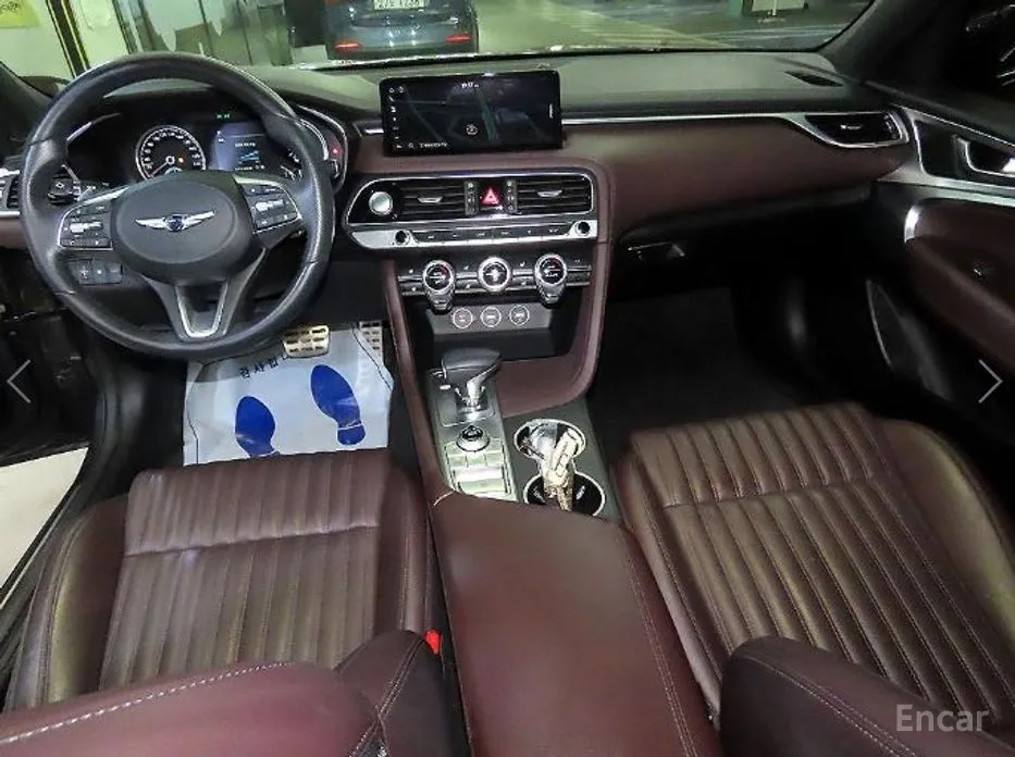 Фото 10 - Genesis G70