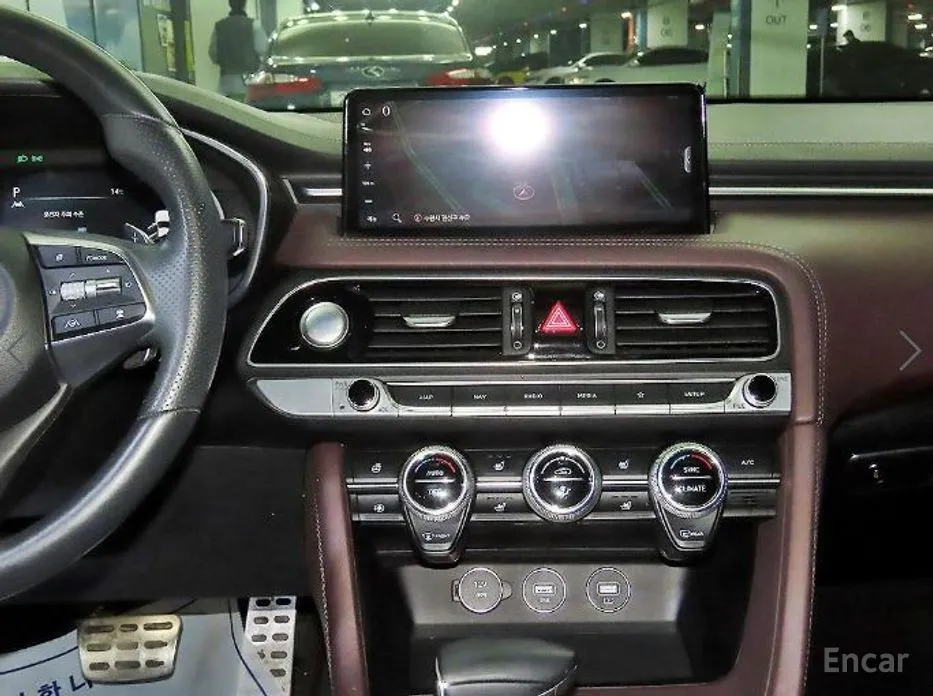 Фото 11 - Genesis G70