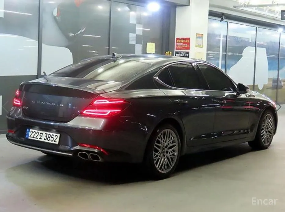 Фото 4 - Genesis G70