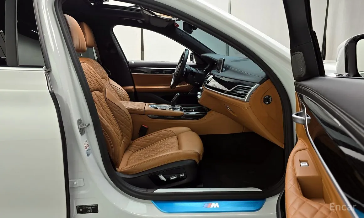 Фото 10 - BMW 7 Series