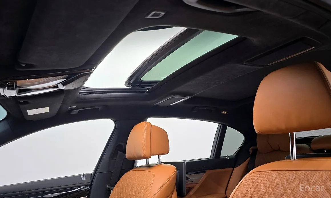 Фото 18 - BMW 7 Series