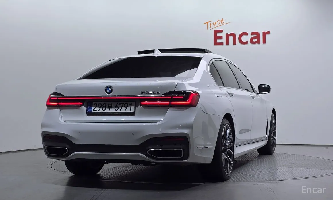 Фото 2 - BMW 7 Series