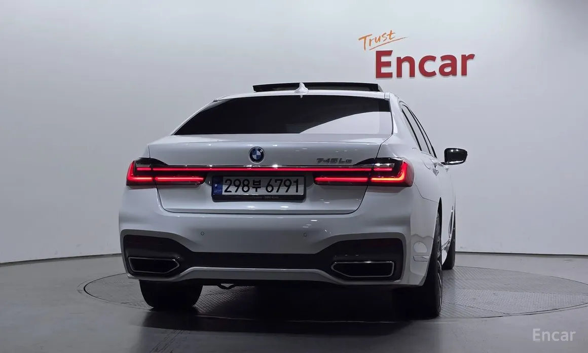 Фото 4 - BMW 7 Series