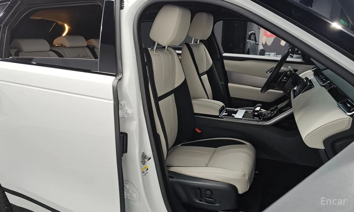 Фото 10 - Land Rover Range Rover Velar